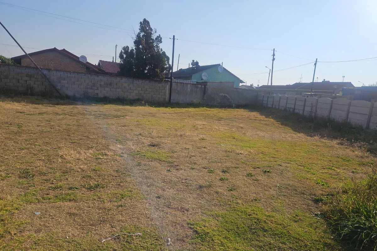 Vacant stand for sale - Photo 3