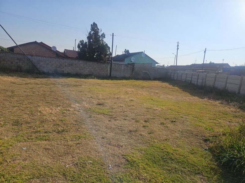 Vacant stand for sale - Photo 3