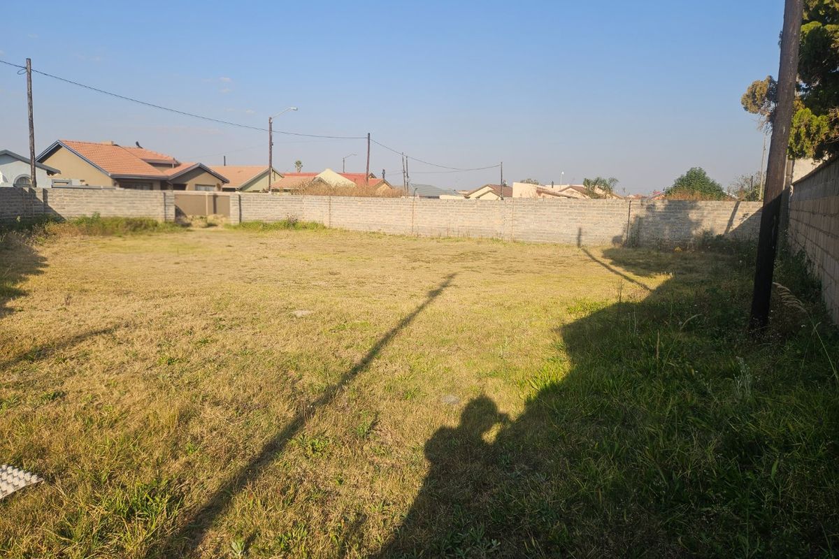 Vacant stand for sale - Photo 5