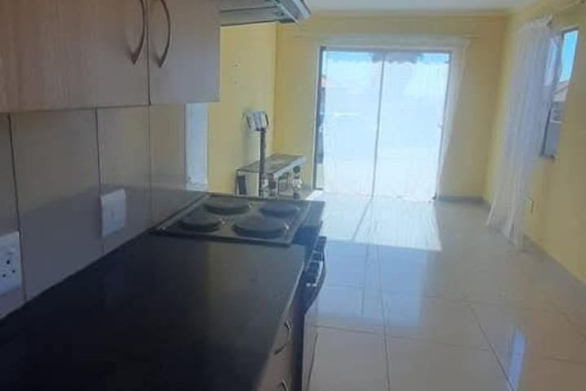 3 BEDROOMS 2 BATHROOMS FREE STANDING HOME IN A SECURE COMPLEX AVAILABLE FOR IMMEDIATE OCCUPATION IN THE ORCHARDS - Photo 5