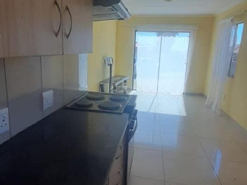3 BEDROOMS 2 BATHROOMS FREE STANDING HOME IN A SECURE COMPLEX AVAILABLE FOR IMMEDIATE OCCUPATION IN THE ORCHARDS - Photo 5