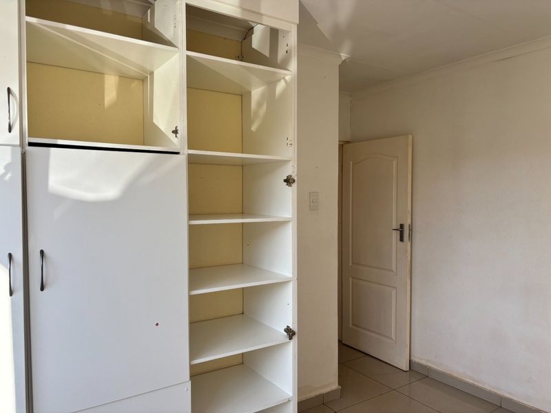 3 BEDROOMS 2 BATHROOMS FREE STANDING HOME IN A SECURE COMPLEX AVAILABLE FOR IMMEDIATE OCCUPATION IN THE ORCHARDS - Photo 7