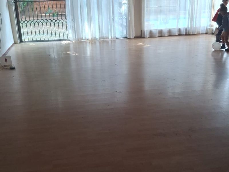 Spacious Family Home in Dorandia with Borehole - Photo 5