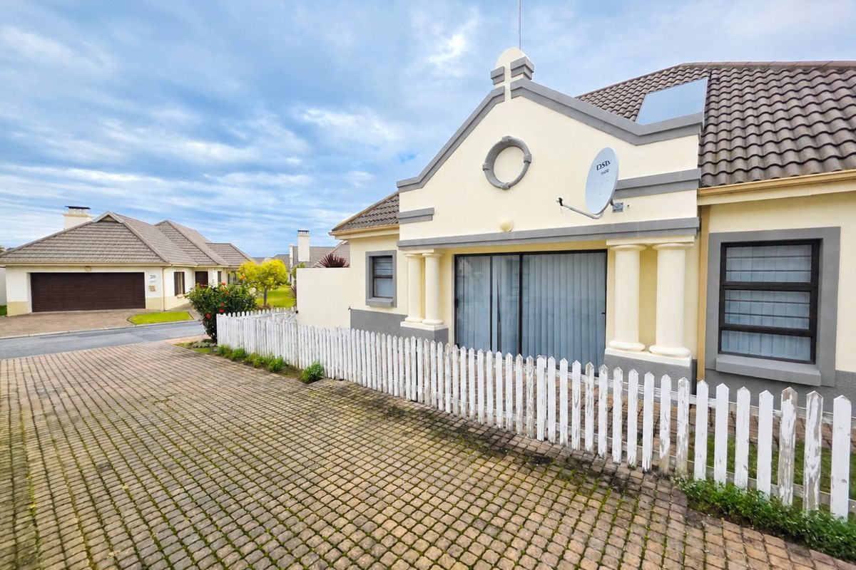 Bright North Facing Home For Retirement Living - Photo 3