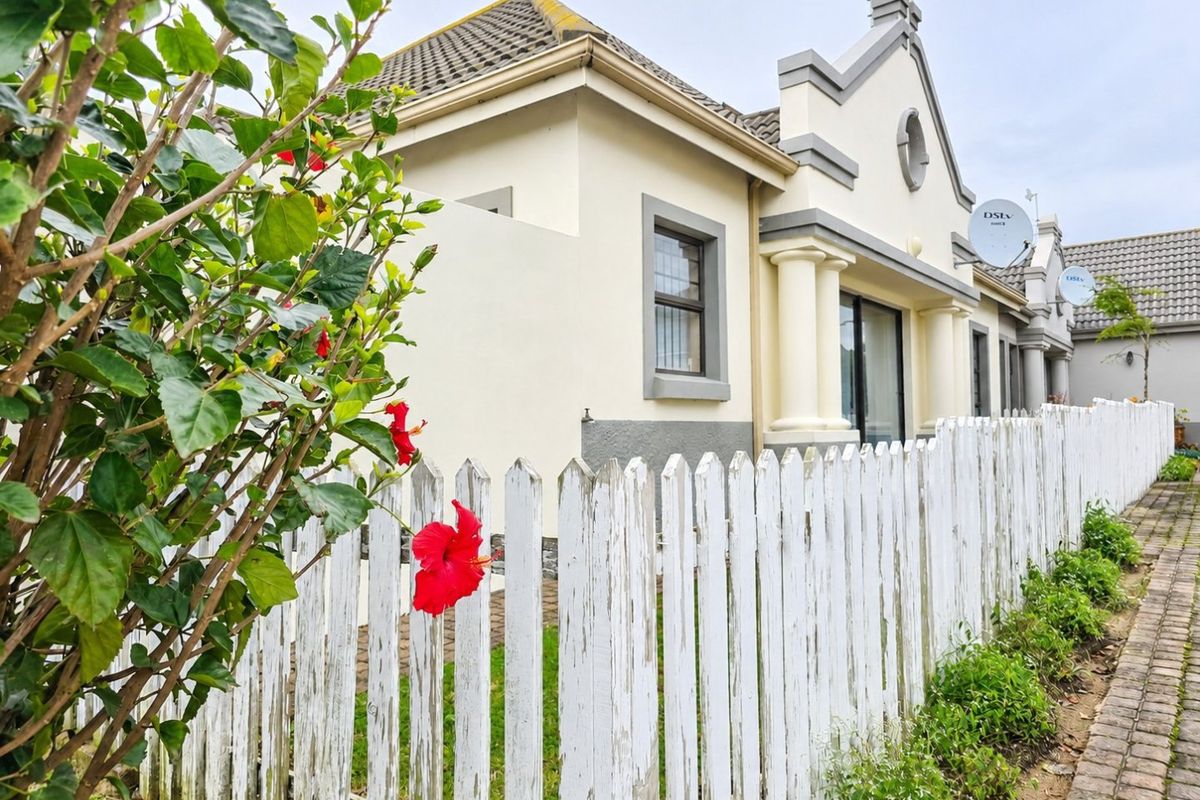 Bright North Facing Home For Retirement Living - Photo 2