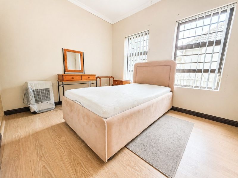 Bright North Facing Home For Retirement Living - Photo 9