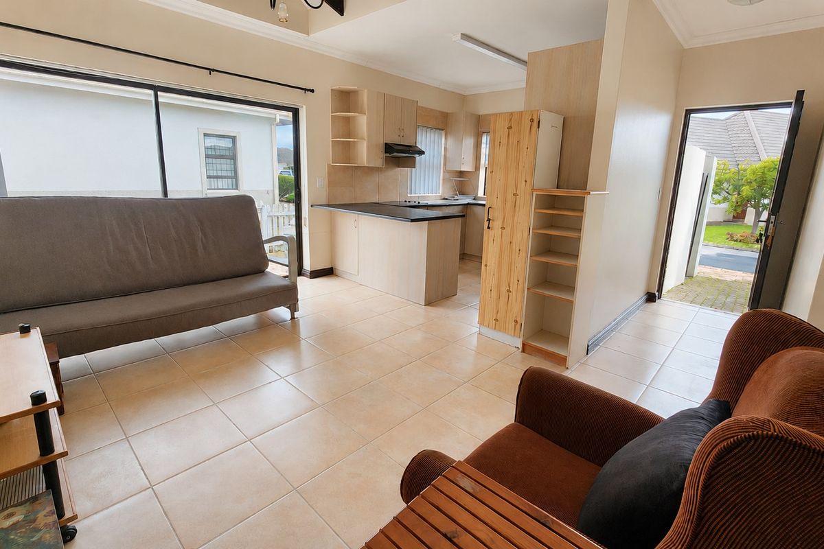 Bright North Facing Home For Retirement Living - Photo 5