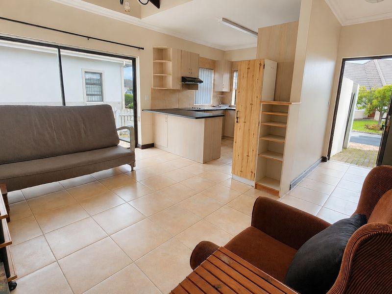 Bright North Facing Home For Retirement Living - Photo 5