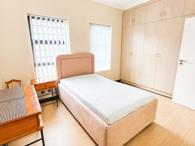 Bright North Facing Home For Retirement Living - Photo 10