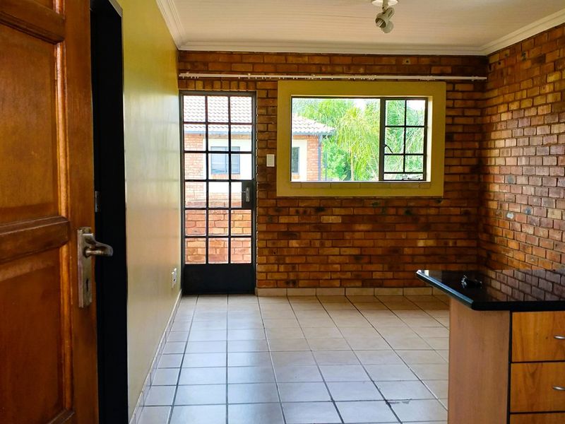 Spacious 1 Bedroom Apartment to Rent in Wonderboom South, Pretoria - Photo 7