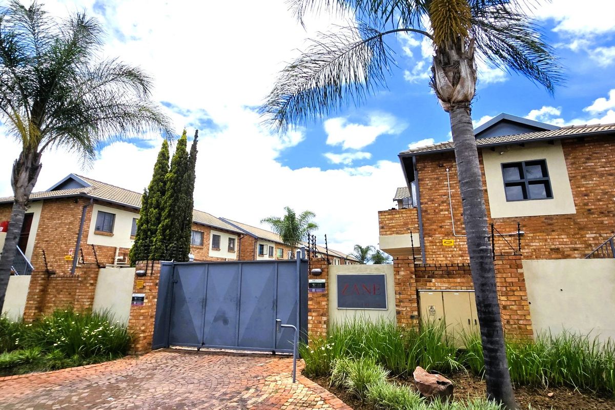 Spacious 1 Bedroom Apartment to Rent in Wonderboom South, Pretoria - Photo 2