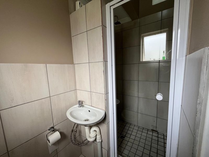 10 Bedroom Income-Generating Guesthouse for Sale – Strong Monthly Rental Income & Expansion Potential Standerton Central - Photo 5