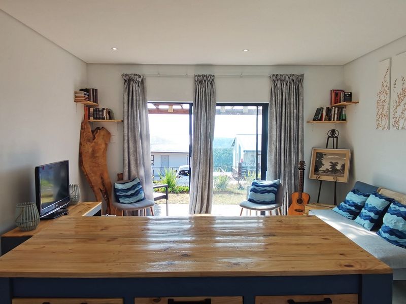 Furnished Modern 2 Bedroom Simplex - Photo 6