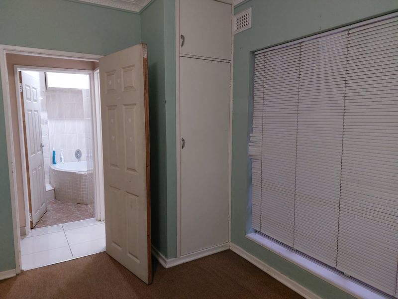 Make this Home !! - Photo 10
