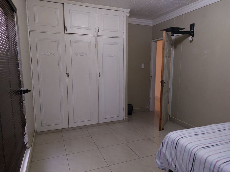 Make this Home !! - Photo 7