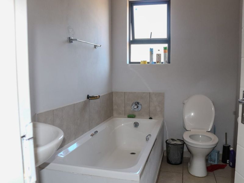Modern 3 Bedrooms Apartment for sale in Clarina Akasia - Photo 10