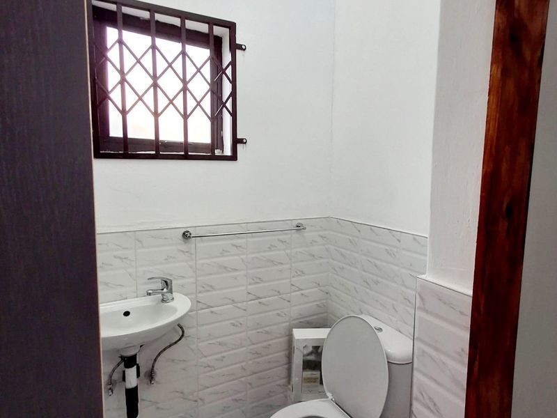 Commercial Property To Let - Photo 9