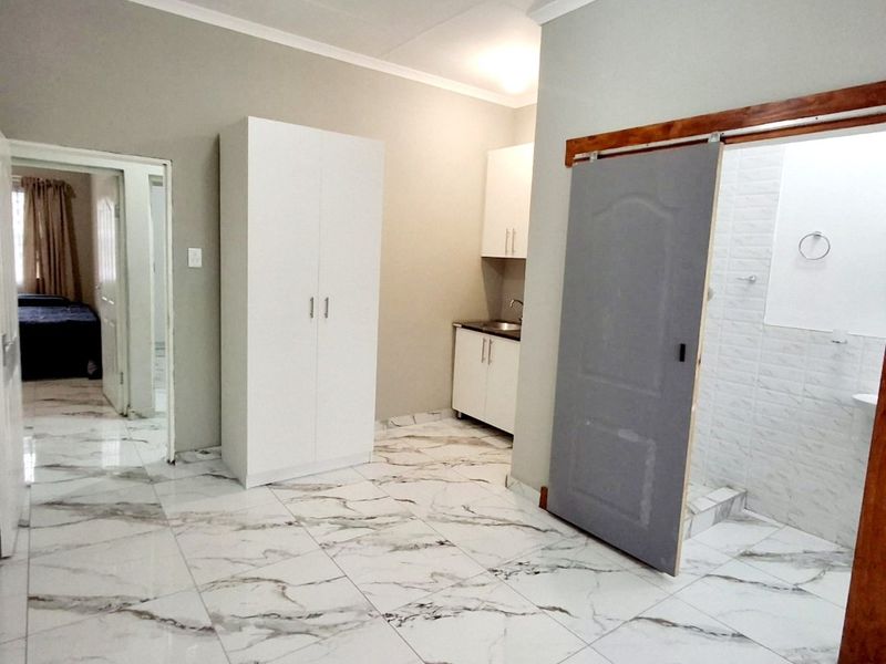 Commercial Property To Let - Photo 8
