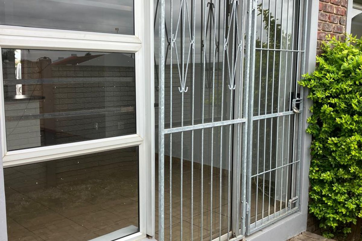 Very Neat, Low-Maintenance Townhouse to Rent - Photo 5
