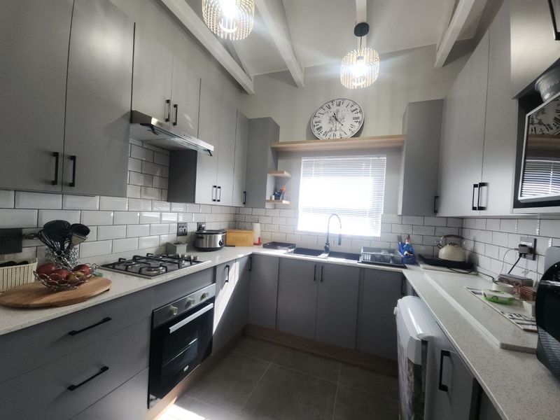 Modern 2 Bedroom, 2 Bathroom Home in Serene Estate Ifafi - Photo 7