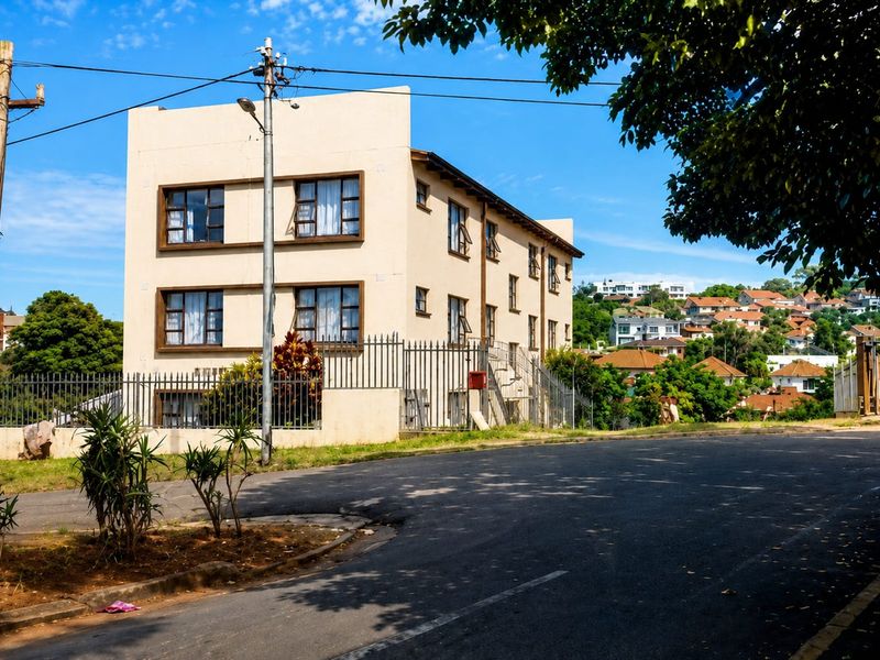 Well-maintained Residential Property for sale in Umbilo,Durban. - Photo 2