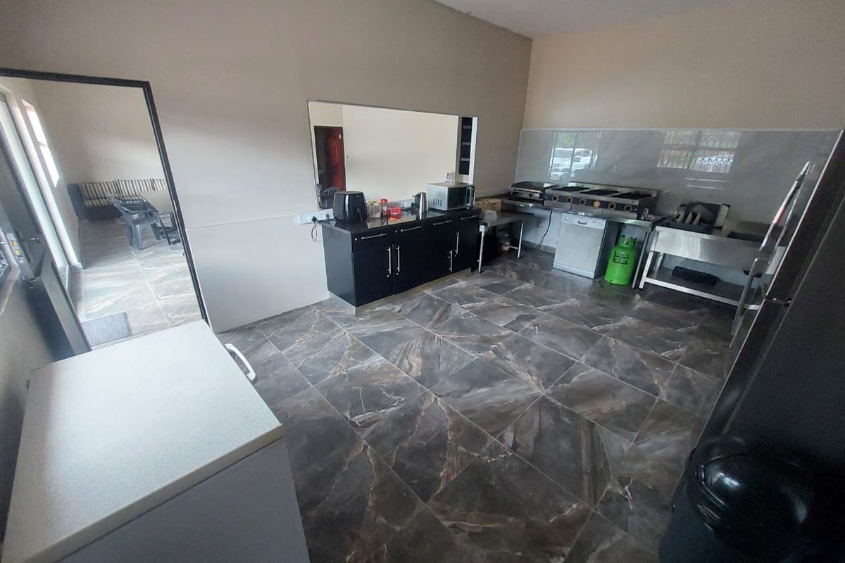 Commercial Space 100m2/124m2 - Marine Drive - Photo 3