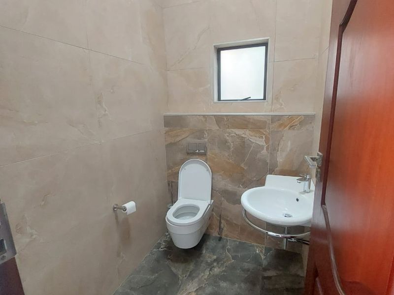 Commercial Space 100m2/124m2 - Marine Drive - Photo 4