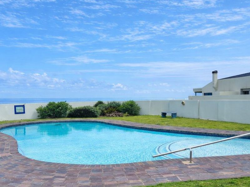 Upmarket Townhouse for Sale in Exclusive Seaside Estate in Gonubie.  - Photo 1