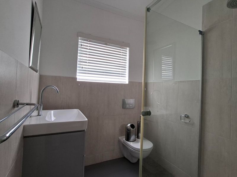 Charming 3-Bedroom Family Home in Lampiesbaai -  St Helena Bay - Photo 10