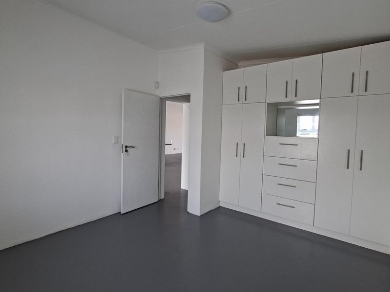 Charming 3-Bedroom Family Home in Lampiesbaai -  St Helena Bay - Photo 8