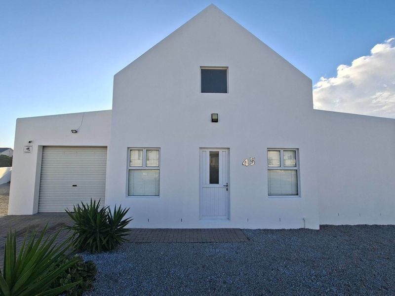 Charming 3-Bedroom Family Home in Lampiesbaai -  St Helena Bay - Photo 1
