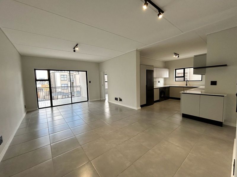 3 BEDROOMS  2 BATHROOMS LUXURY APARTMENT - Photo 5