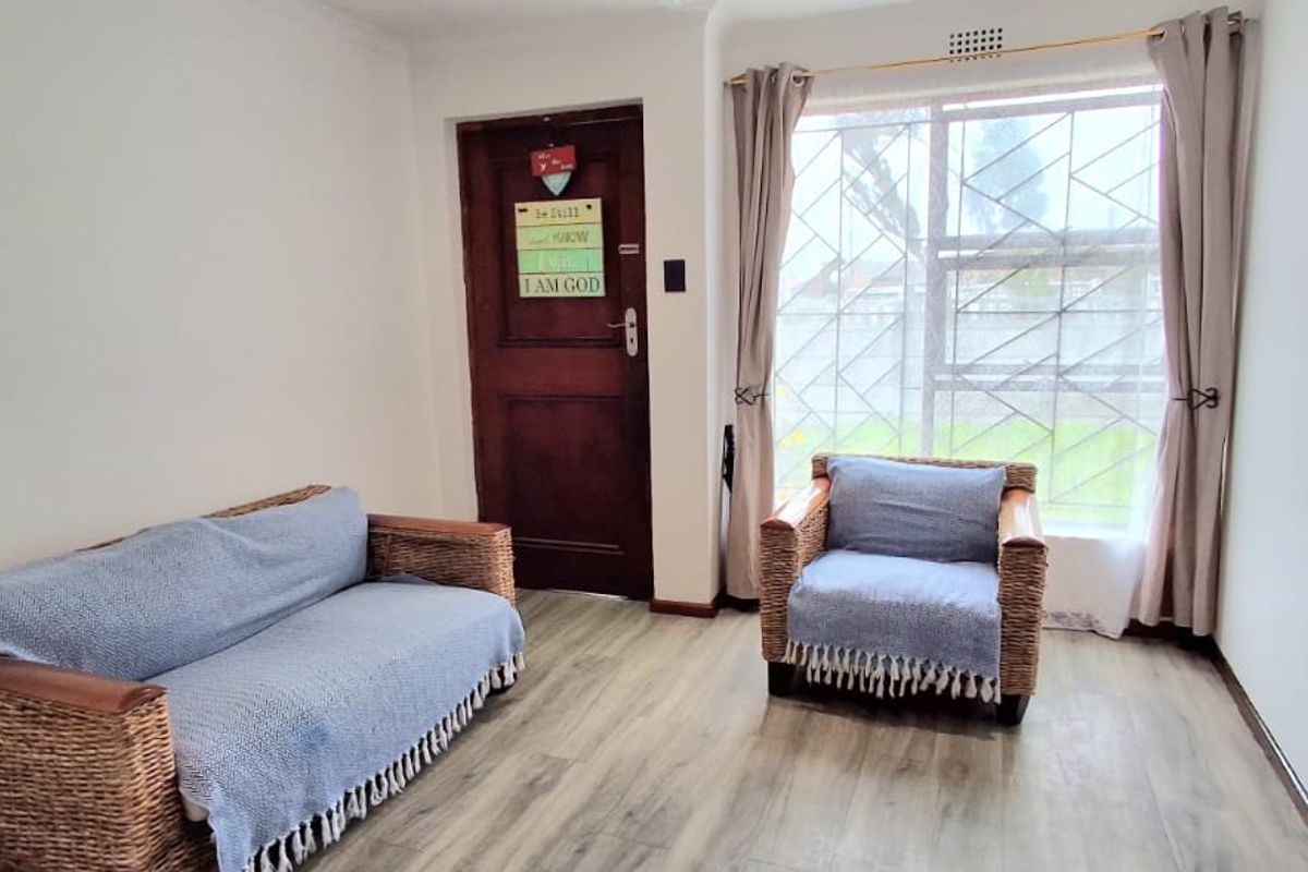 Family Home with Ample Parking in Heather Park - Photo 5