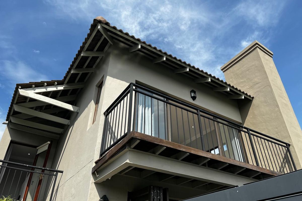 Stunning Duplex House for Sale on the Islands - Photo 3