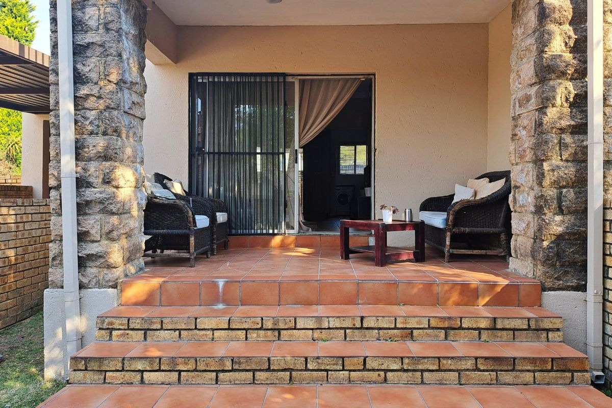 2 Bedroom Corner Duplex in Hameau Estate - Photo 3