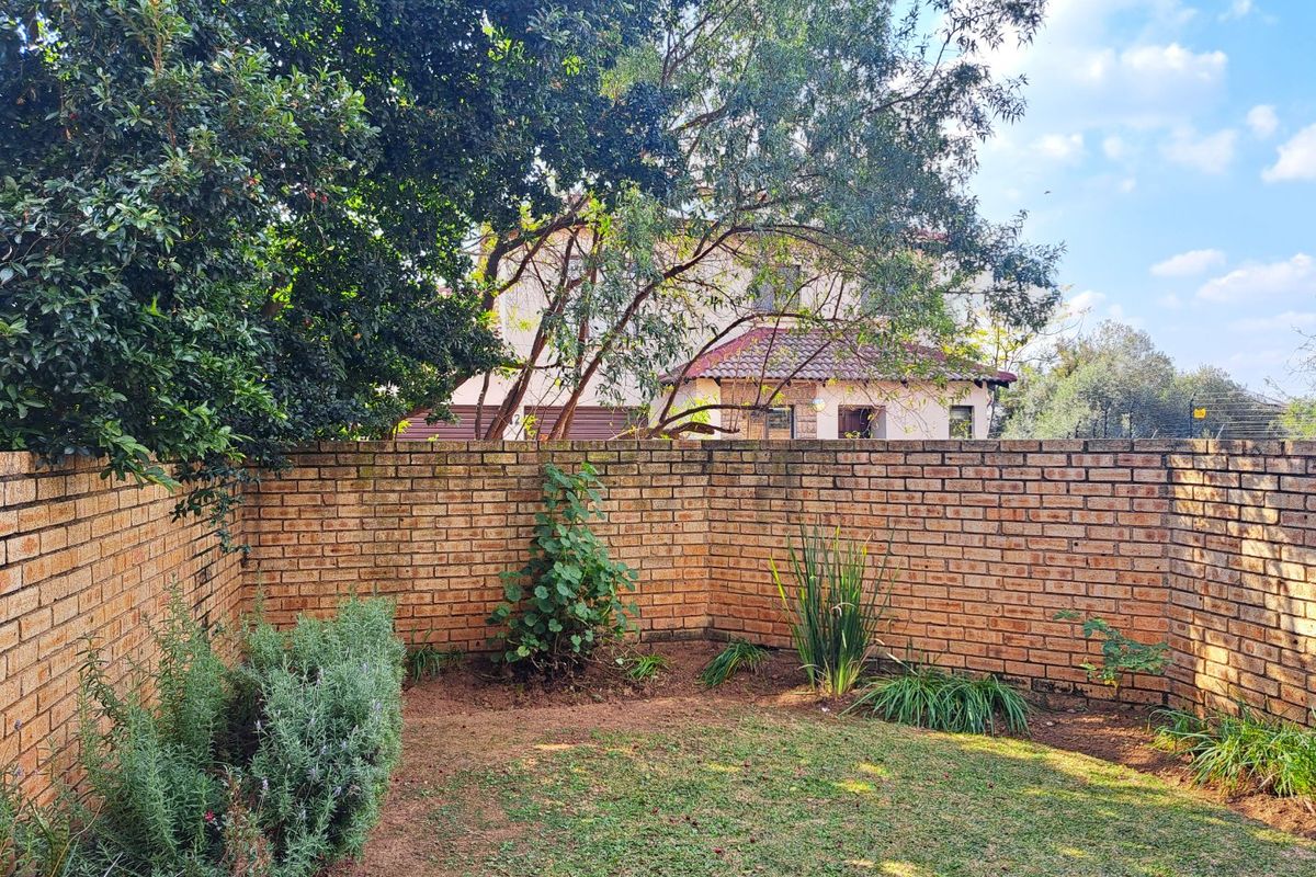 2 Bedroom Corner Duplex in Hameau Estate - Photo 4