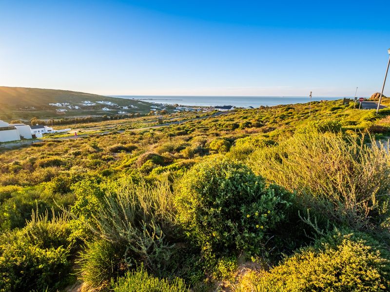 Bring your architectural vision to life on a spectacular natural canvas tailored for premium West Coast living. - Photo 7