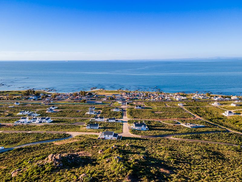 Escape the city to your own effortless weekend sanctuary where family memories are shaped by the magic of the West Coast ocean. - Photo 4