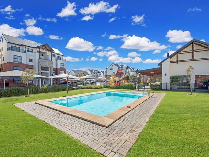 Modern 3-Bedroom Flat – Secure, Stylish & Ready to Move In! - Photo 2