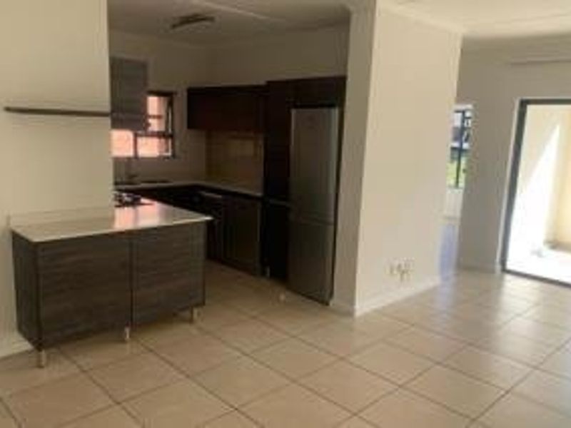 Modern 3-Bedroom Flat – Secure, Stylish & Ready to Move In! - Photo 7