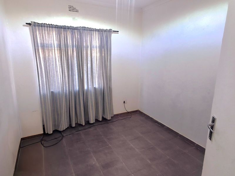 Great Starter Home – Ideal for First-Time Buyers or Investors - Photo 9