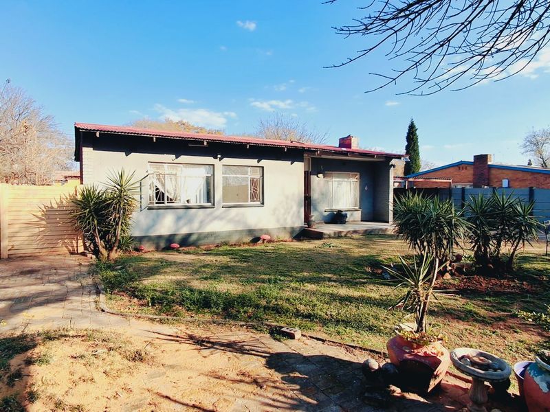 Great Starter Home – Ideal for First-Time Buyers or Investors - Photo 1