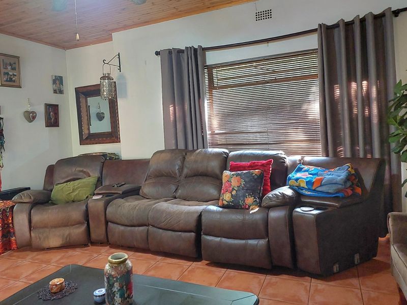 Beautiful Family Home for Sale in Brits - Photo 6