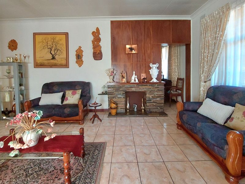 Business Opportunity or Spacious Family Home in Brits - Photo 3