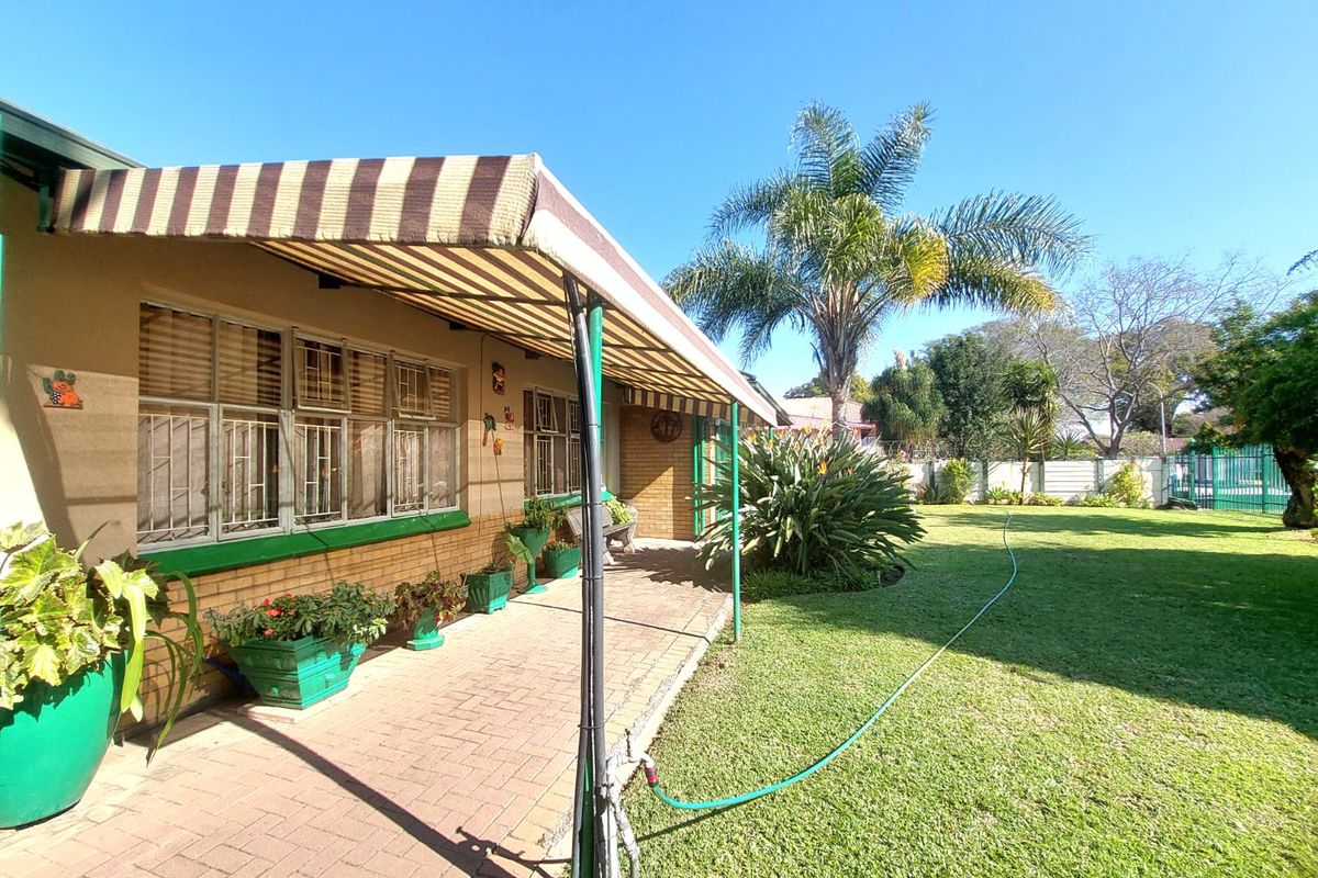 Business Opportunity or Spacious Family Home in Brits - Photo 2