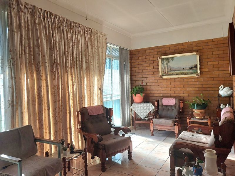 Business Opportunity or Spacious Family Home in Brits - Photo 6