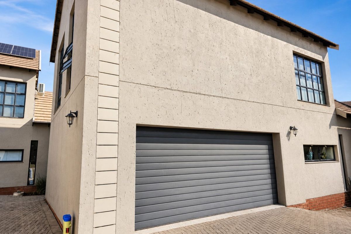 Exclusive Double-Storey Townhouse in Woodland Hills Bergendal Estate - Photo 5