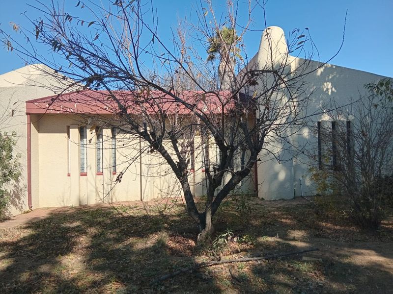 3-Bedroom Home with a double Garage, En-Suite in Bergsig  - Photo 5