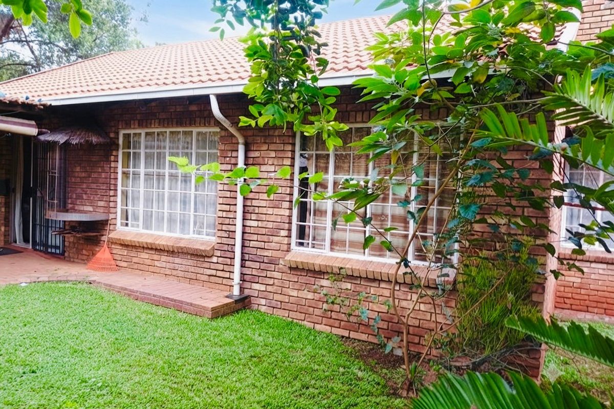WELL PRICED COSY 3 BEDROOM FAMILY HOME FOR SALE  - Photo 3