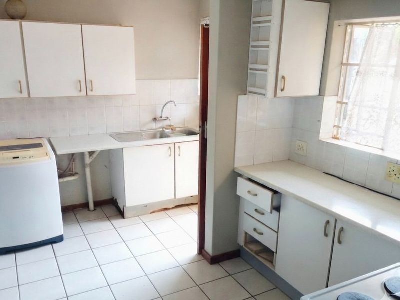 WELL PRICED COSY 3 BEDROOM FAMILY HOME FOR SALE  - Photo 5